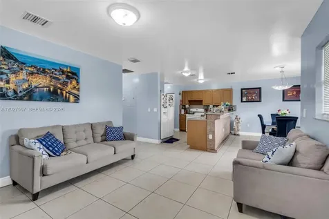 2986 NW 26th Street Miami FL 33142