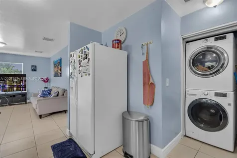 2986 NW 26th Street Miami FL 33142