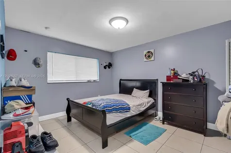 2986 NW 26th Street Miami FL 33142