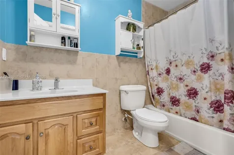 2986 NW 26th Street Miami FL 33142