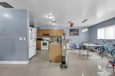 2986 NW 26th Street Miami FL 33142