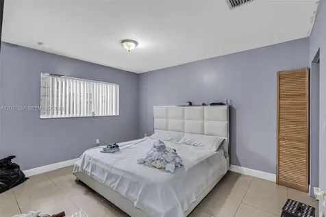 2986 NW 26th Street Miami FL 33142