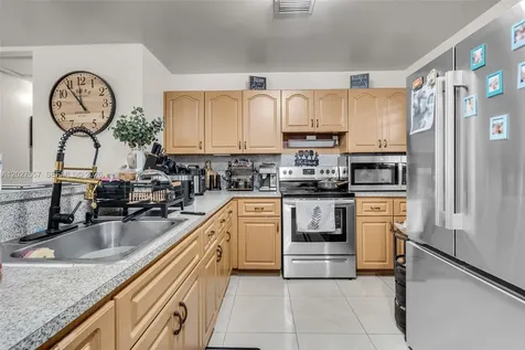 2986 NW 26th Street Miami FL 33142