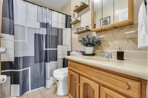 2986 NW 26th Street Miami FL 33142