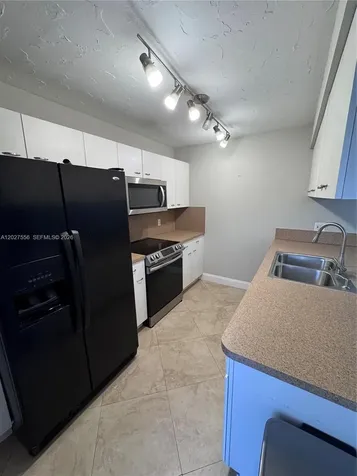 1532 W Harmony Lake Circle Davie FL 33324