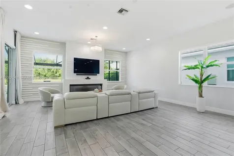 15943 Whippoorwill Circle Westlake FL 33470