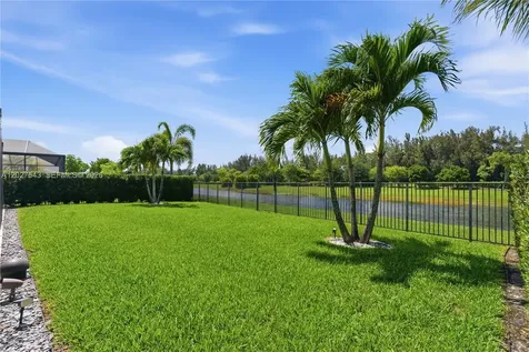 15943 Whippoorwill Circle Westlake FL 33470