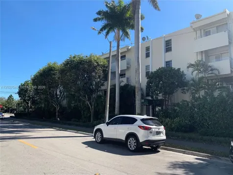5838 SW 74th Terrace South Miami FL 33143