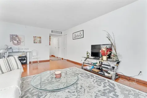 20400 W Country Club Drive Aventura FL 33180