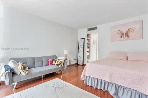 20400 W Country Club Drive Aventura FL 33180