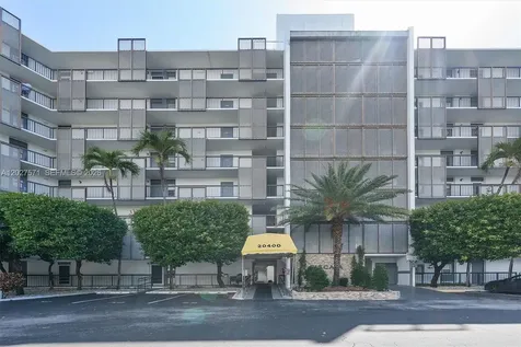 20400 W Country Club Drive Aventura FL 33180