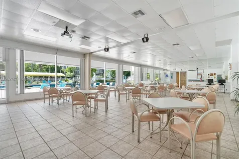 20400 W Country Club Drive Aventura FL 33180