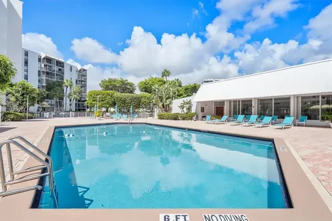 20400 W Country Club Drive Aventura FL 33180