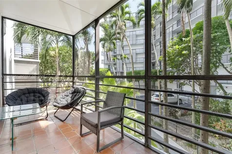 20400 W Country Club Drive Aventura FL 33180
