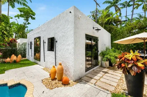 1225 Alhambra Circle Coral Gables FL 33134