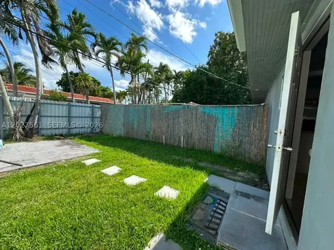 1090 W 60th Street Hialeah FL 33012