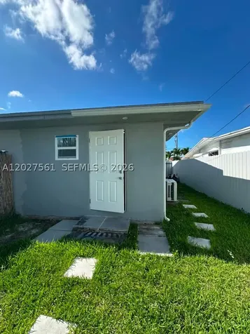 1090 W 60th Street Hialeah FL 33012