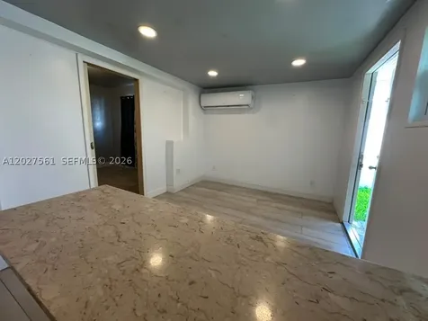 1090 W 60th Street Hialeah FL 33012