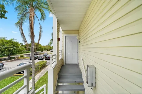 3405 NW 44th Street Oakland Park FL 33309