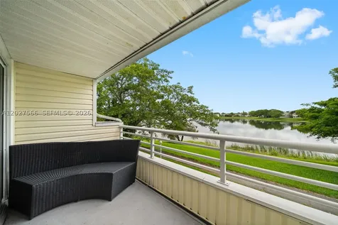 3405 NW 44th Street Oakland Park FL 33309