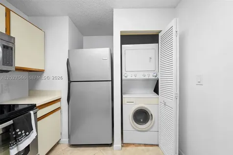 3405 NW 44th Street Oakland Park FL 33309