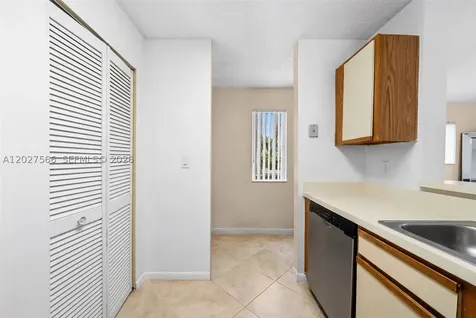 3405 NW 44th Street Oakland Park FL 33309