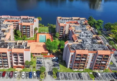 5199 NW 7th Street Miami FL 33126