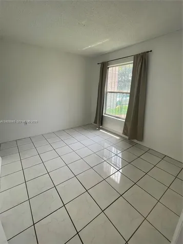 5199 NW 7th Street Miami FL 33126