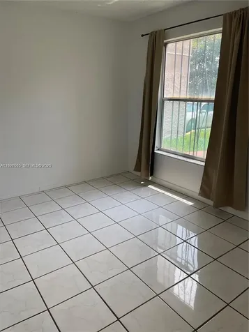 5199 NW 7th Street Miami FL 33126
