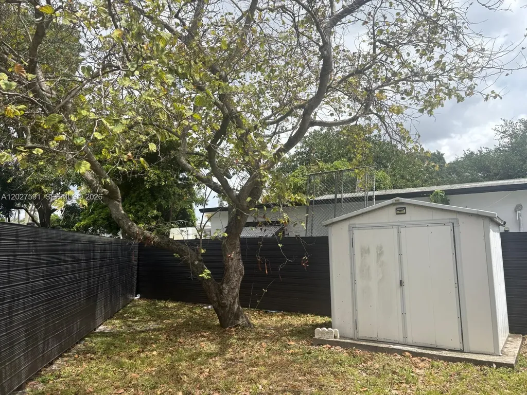 201 Columbus Parkway Hollywood FL 33021