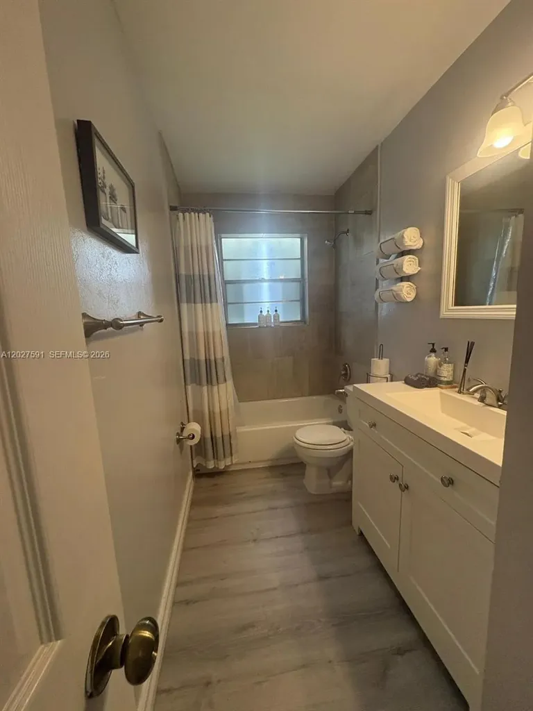 201 Columbus Parkway Hollywood FL 33021