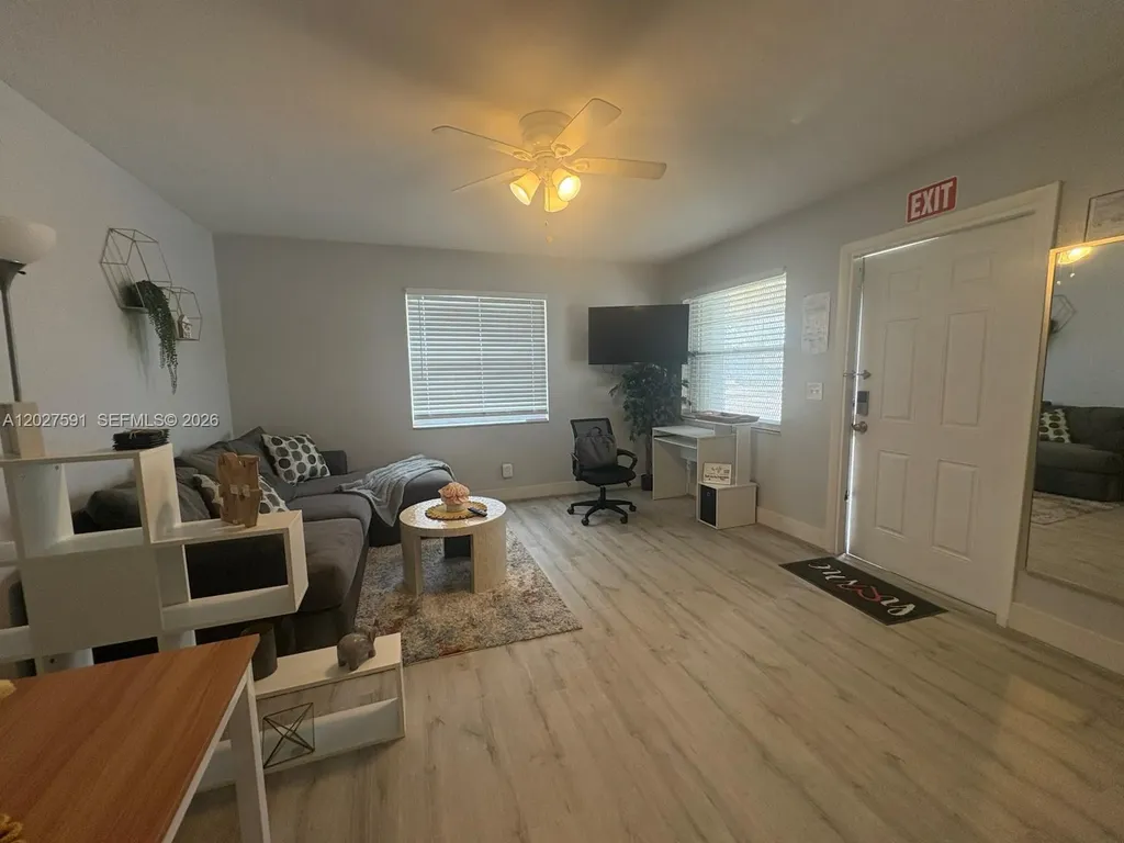 201 Columbus Parkway Hollywood FL 33021