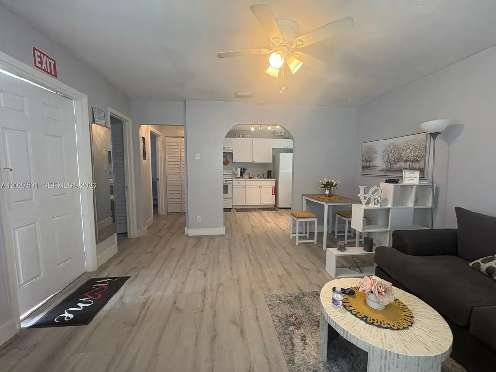 201 Columbus Parkway Hollywood FL 33021