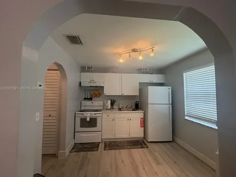 201 Columbus Parkway Hollywood FL 33021