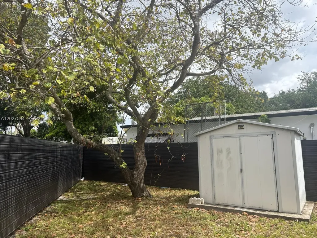 201 Columbus Parkway Hollywood FL 33021