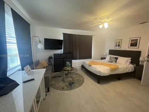 201 Columbus Parkway Hollywood FL 33021