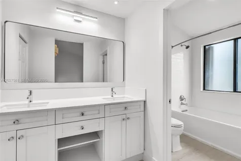 21160 Mainsail Circle Aventura FL 33180
