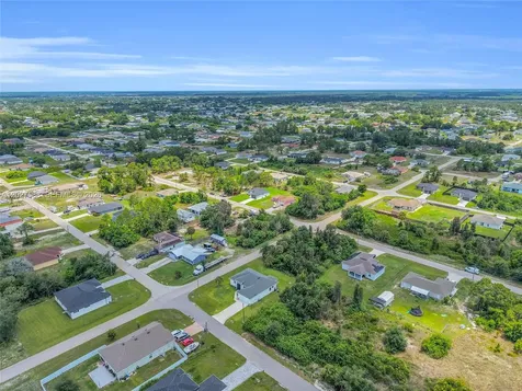 3511 27th Street SW Lehigh Acres FL 3397603-45