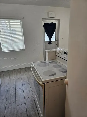 709 NE 4th Court Hallandale Beach FL 33009