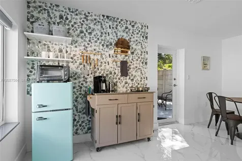 26 NE 88th Street El Portal FL 33138