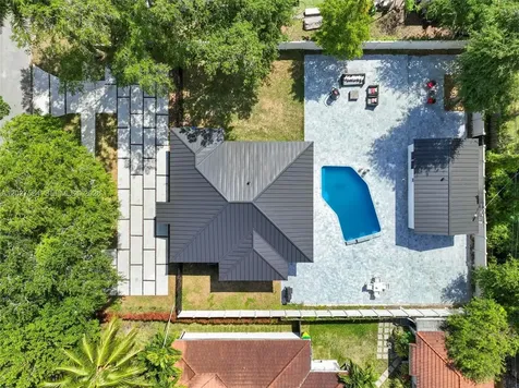 26 NE 88th Street El Portal FL 33138