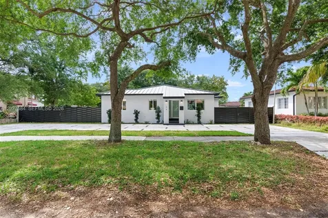 26 NE 88th Street El Portal FL 33138