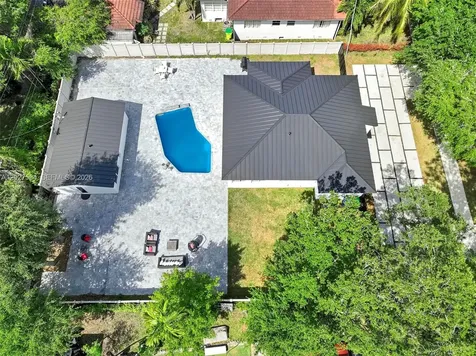 26 NE 88th Street El Portal FL 33138
