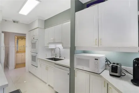 4775 Collins Avenue Miami Beach FL 33140