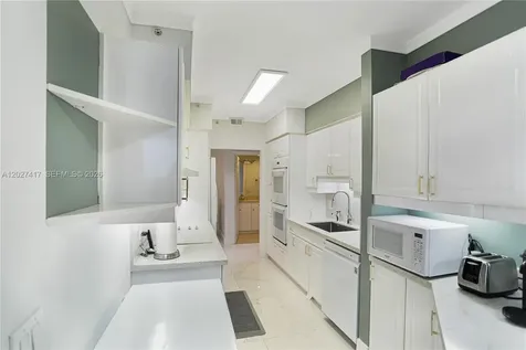 4775 Collins Avenue Miami Beach FL 33140