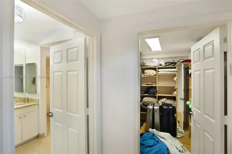 4775 Collins Avenue Miami Beach FL 33140