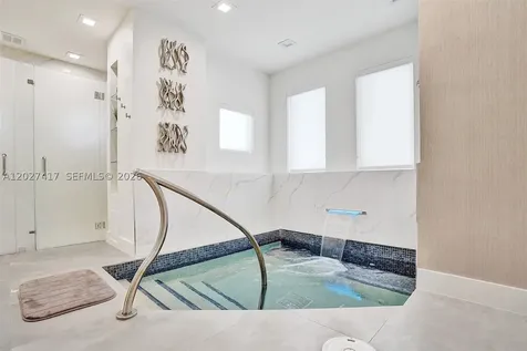 4775 Collins Avenue Miami Beach FL 33140