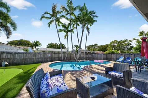 204 SE 4th Terrace Dania Beach FL 33004