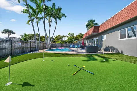 204 SE 4th Terrace Dania Beach FL 33004