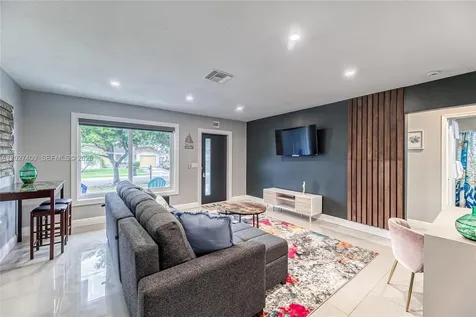 204 SE 4th Terrace Dania Beach FL 33004